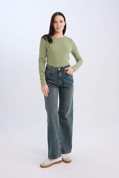 DeFacto Lässiges, geripptes Camisole-Basic-T-Shirt mit langen Ärmeln und Rundhalsausschnitt D7499AX24AU