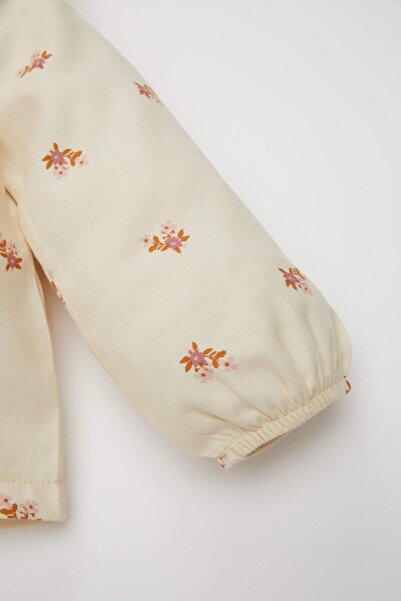DeFacto Kız Bebek Büyük Yaka Çiçek Desenli Düğmeli Twill Uzun Kollu Gömlek D5585A524WN