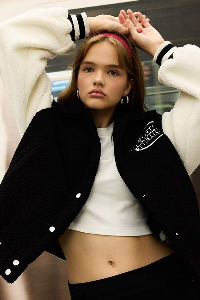 DeFacto Coool Oversize Wide Fit Plush Bomber Jacket Jachetă Polo Guler Brodat Buzunar cu fixare C8001AX24WN