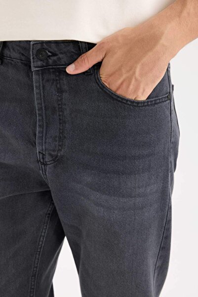 DeFacto %100 Pamuk 90's Slim Fit Dar Kalıp Yüksek Bel Dar Paça Jean Yıkamalı Pantolon D8759AX24AU