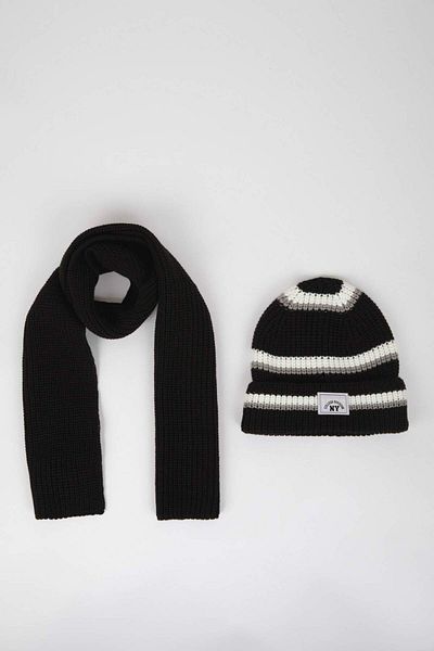 DeFacto Zweiteiliger Strickschal für Jungen mit Etikettendruck C8523AX24WN