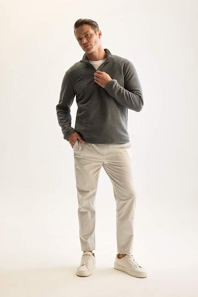 DeFacto Khakifarbenes, pillingfreies, kältebeständiges Fleece-Sweatshirt mit normaler Passform und Stehkragen und Reißverschluss Y3996AZNS