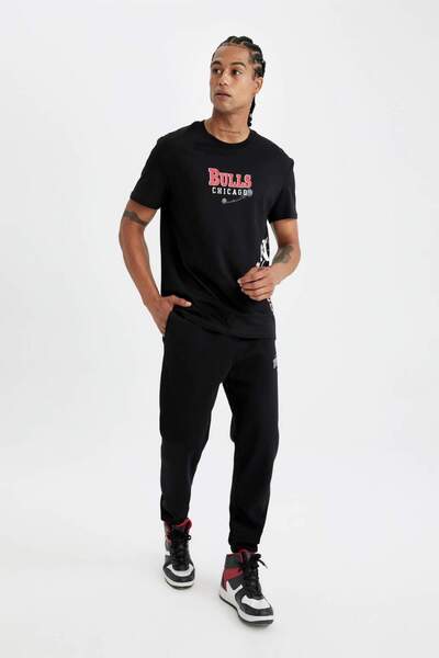 DeFacto DeFactoFit NBA Chicago Bulls Kalın Jogger Eşofman Altı Standart Fit Cepli Esnek Bantlı Paça C9273AX2