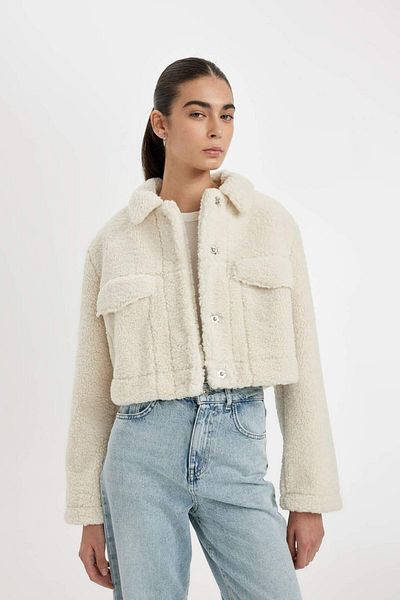 DeFacto Cropped Fit Shirt Collar Snap Crop Plush Jacket C6657Ax24Wn