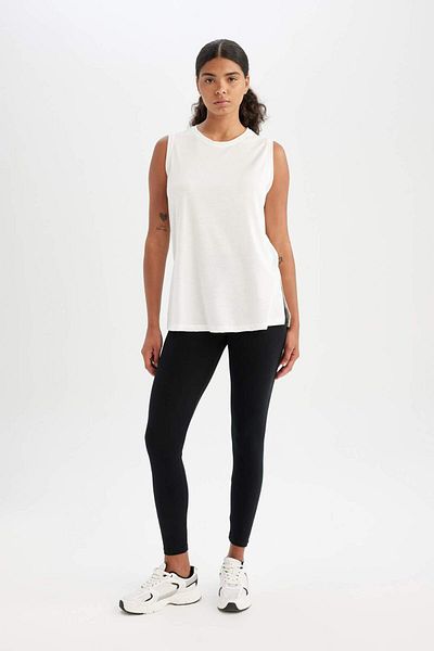 DeFacto Defactofit - Sport-Tanktop mit Rundhalsausschnitt und langer Passform D2979ax24hs