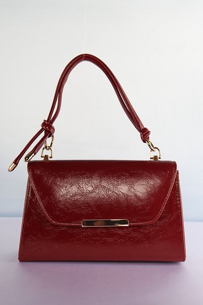 weem bag Elysara EB0602 | Чанта тип клъч от намачкана лачена кожа