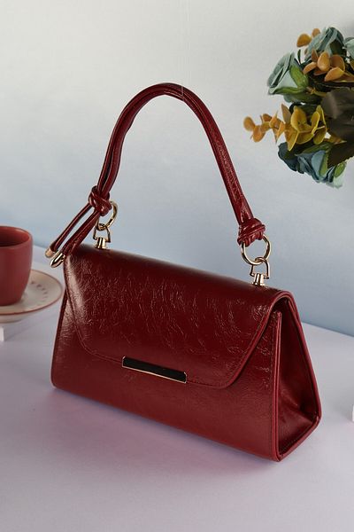 weem bag Elysara EB0602 | Чанта тип клъч от намачкана лачена кожа