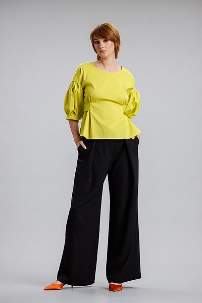 RVL Blouse with ruffled sleeves