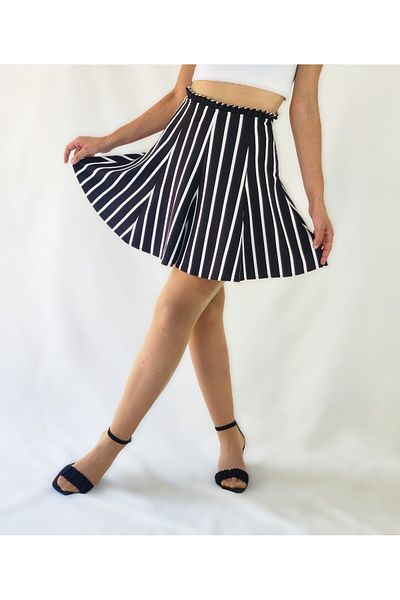 YAXİ MINI FUSTA DIVER CU DREPTURI ALBE NEGRE