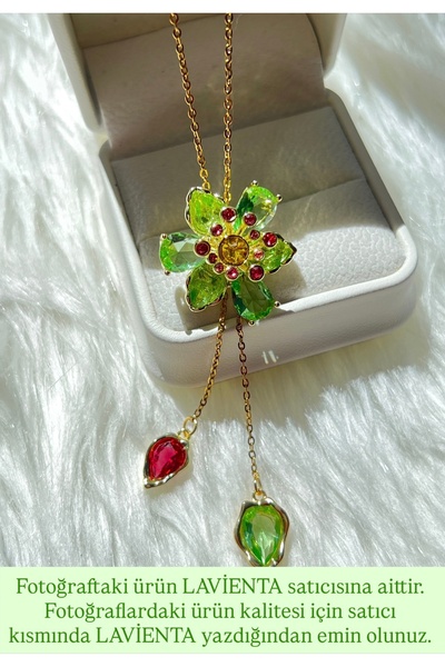 Lavienta قلادة من الفولاذ الذهبي SW Flower Model مع مصعد