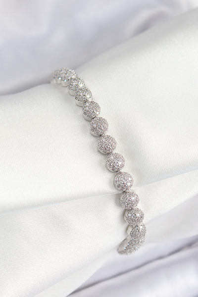 Clariss سوار نسائي من النحاس والزركون بحجر نصف كعب موديل فضي اللون من سلسلة VIP