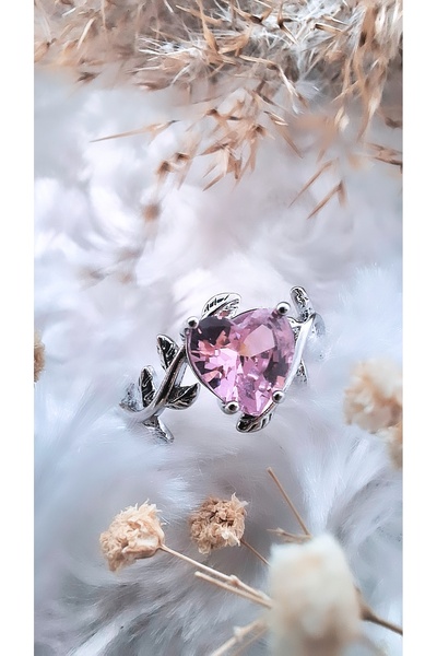 Serenity خاتم من الفولاذ على شكل قلب من حجر الزركون الوردي مع شكل ورقة الشجر