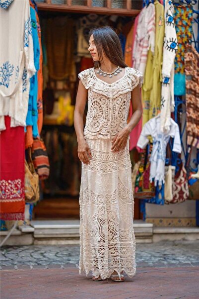 Miss Boheme White Color Knitted Lace Skirt