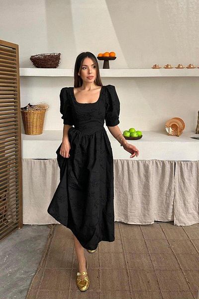 Butik Rochie neagră cu mâneci cu balon