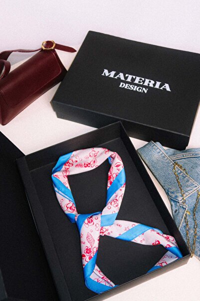 Materia باندانا منقوشة باللونين الأحمر والأزرق