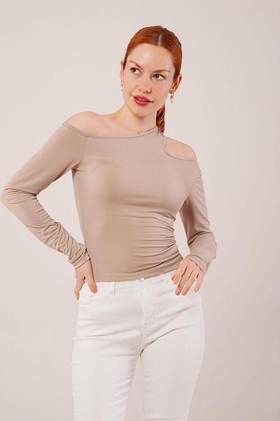 ESM Noche Cream Blouse with Low Shoulder Detail