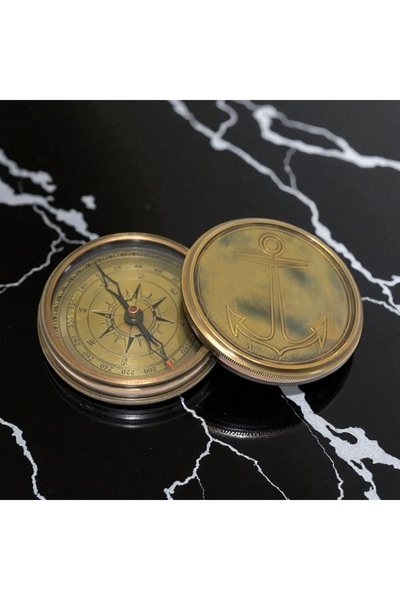 Kuzey Tacı بوصلة مفيدة من النحاس مع نقش مرساة على سطحها Vip