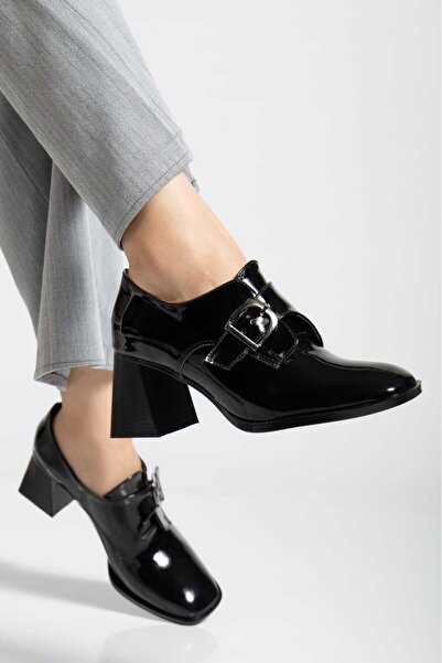 SEDRİK yeni sezon melly nude rugan ital malzeme toka detaylı topuklu kadın ayakkabısı