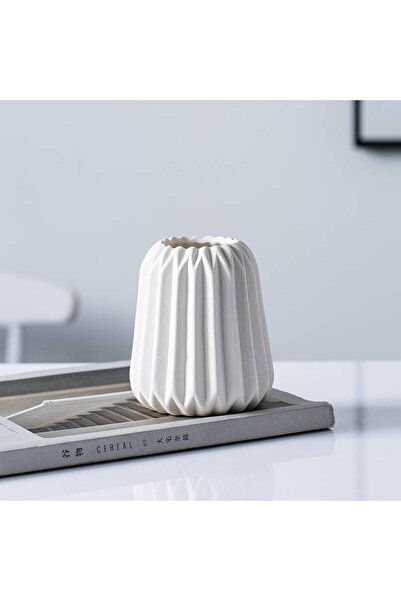 GREEN TOWN مزهرية سيراميكية بيضاء بارتفاع 10 سم