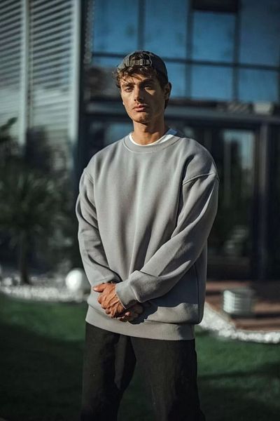 SuQ Winter Crew Neck Three Thread Basic Sweatshirt - Dyed Gray