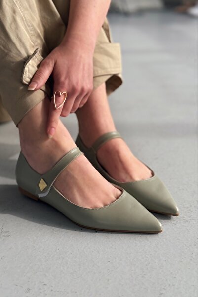 I Love Shoes حذاء باليه نسائي من Brano بمقدمة مدببة باللون الأخضر المائي