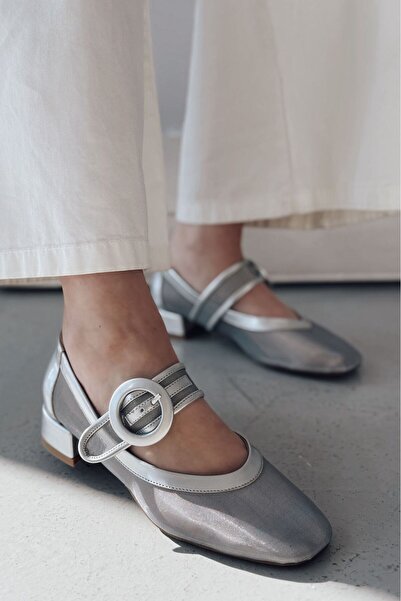 I Love Shoes Cyreya File Срібна застібка Детальна Mary Jane