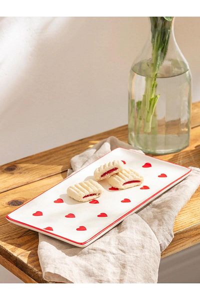 LC Waikiki LCW HOME Κεραμικό πιάτο παρουσίασης με στάμπα καρδιάς 27 cm (W5)