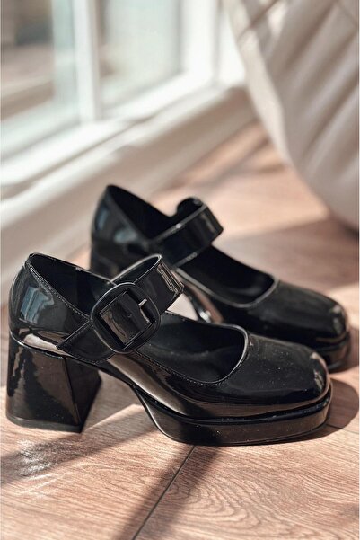 I Love Shoes Lanis Patent Leather Buckle Detailed Platform Heeled Shoes Black