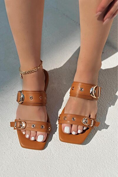 I Love Shoes شبشب نسائي مسطح من الجلد غير اللامع من Sylem مزين بإبزيم أسمر