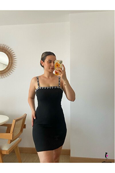 Alvera İnci Detaylı Askılı Siyah Mini Elbise