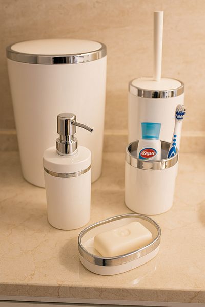 MAKRİ HOME 5 Piece Acrylic Bathroom Set, Stylish and High Quality Acrylic, Silver Color Detail, White