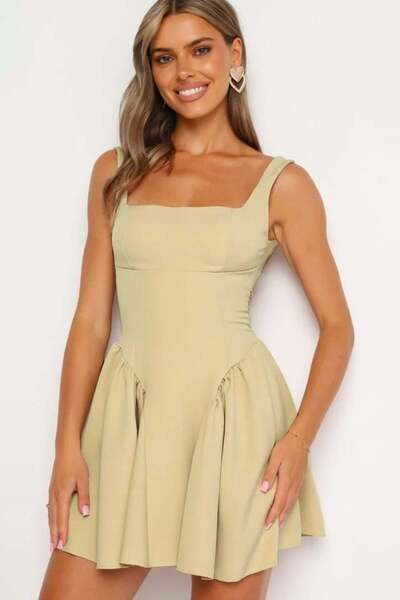 FashionForYou Rochie scurta babydoll MARA, cu spatele gol si funda, Bej