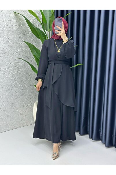 FIRSTESLEM Hanım Hanımcık, salvatorul pentru ocazii speciale, cu o postură el...