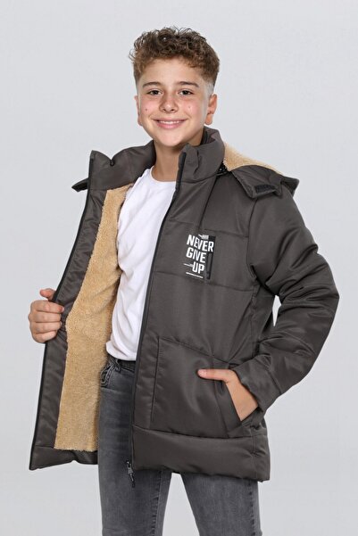 BY GAZİ ERKEK ÇOCUK SU İTİCİ ÇIKARILABİLİR KAPÜŞONLU FERMUARLI CEPLİ MONT