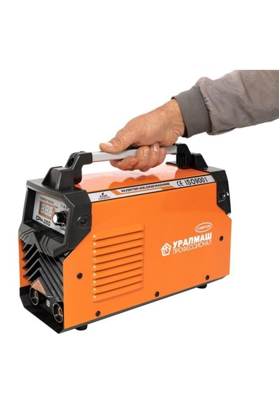 Uralmash Invertor pentru Sudura Campion 350Ah