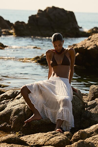 Bershka Voluminous lace midi skirt