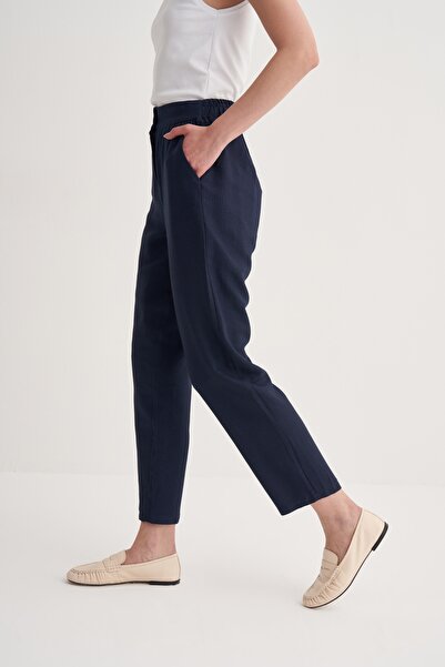 EBU Prive Women's Carrot Cut Pants Navy Blue