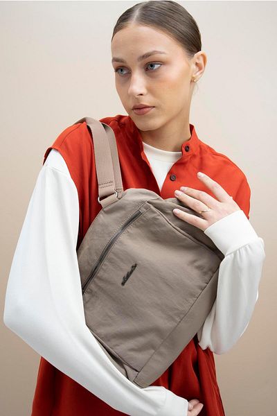 Matthew Cox Women's Parachute Fabric Shoulder Bag Byn 2324
