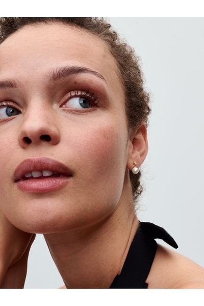 Pandora Earrings with treated freshwater cultured pearl and Zirconium stone