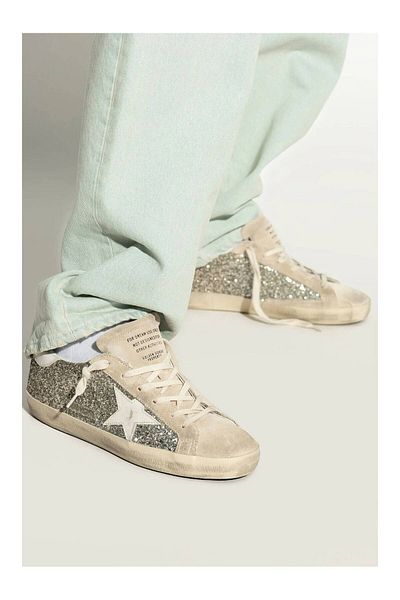 Golden Goose حذاء رياضي كلاسيكي من سوبر ستار مع قائمة كادين
