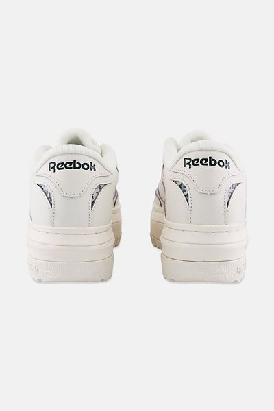 Reebok حذاء نسائي خارجي برباط إضافي من Club C، أبيض