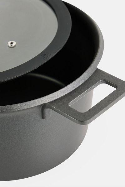 BEBEHOME Cast Aluminum Casserole With Glass Lid, Black