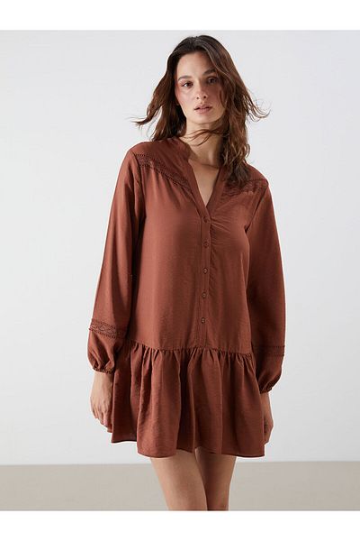 LC Waikiki Rochie mini în formă de A cu broderie cu guler înalt