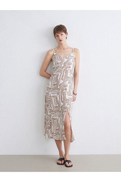 LC Waikiki Özmarka Νέα Σεζόν Φόρεμα σε γραμμή Α με σχέδιο V στο λαιμό