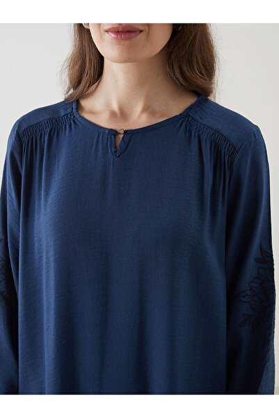 LC Waikiki Bisiklet Yaka Nakışlı Keten Görünümlü Elbise