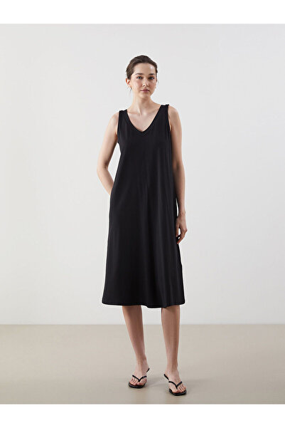 LC Waikiki Γυναικείο φόρεμα με ίσια πλισέ