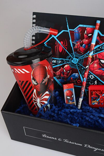 SPIDERMAN DEKOMUS ÖZEL KUTULU LİSANSLI KIRTASİYE SETİ PİPETLİ BARDAK,RESİM DEFTERİ,KURŞUN KALEM,SİLG