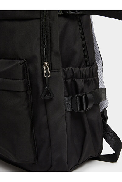 Styli Plain Backpack with Zip Closure