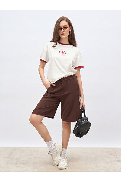 Styli تي شيرت مربع الشكل بتفاصيل مطرزة