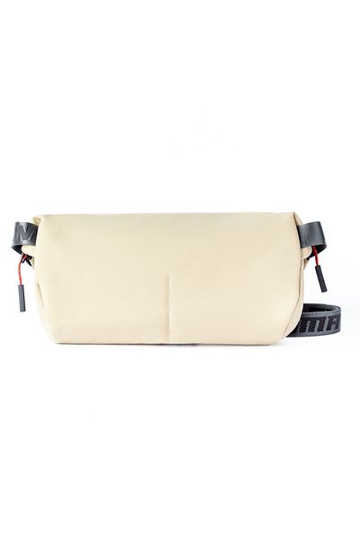 Skinarma Crossbody Fardel Cross Body Bag Cream